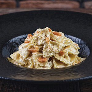 Farfalle Panna & Salmone